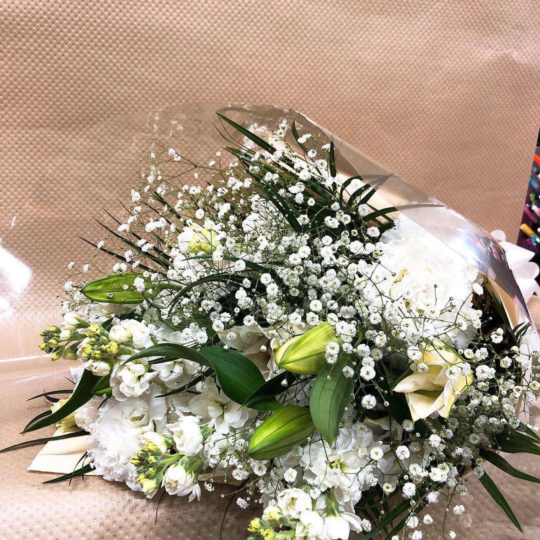 洋花のお供え仏花をお届けしました Gallery 花しょう 仙台市宮城野区鶴ケ谷のお花屋さん